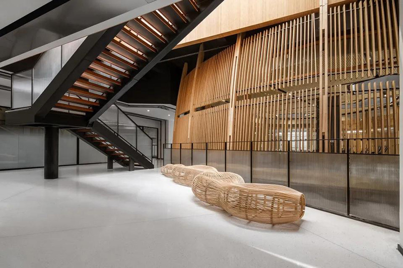 昆明大悅城優(yōu)客工場(chǎng)，竹材與現(xiàn)代材料結(jié)合